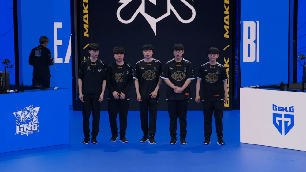 镜头捕捉到 镜头捕捉到